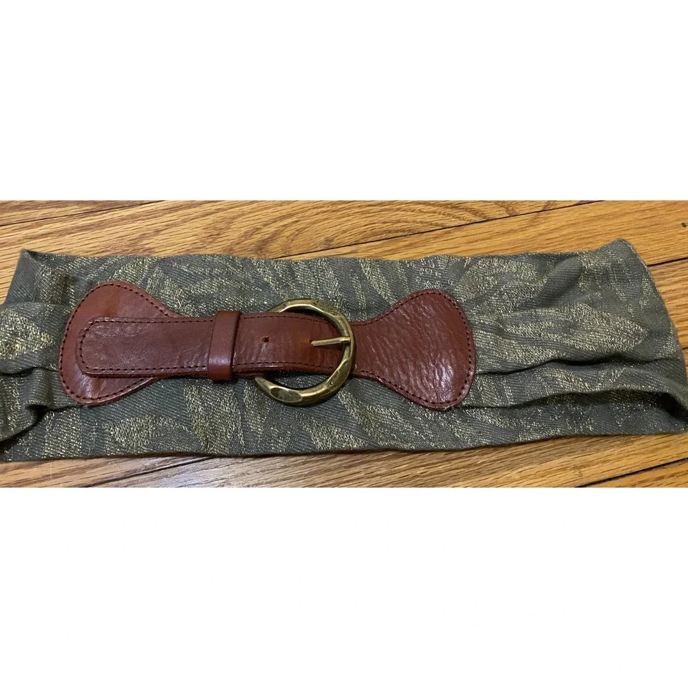 Miss‎ Albright Wide Tapestry Leather Brass Belt Pre-Owned Excellent